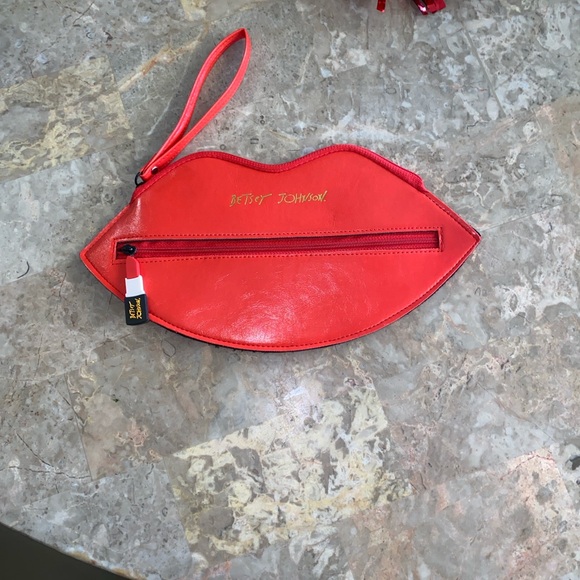 Betsey Johnson Lip-Shaped Red Wristlet - Picture 2 of 8